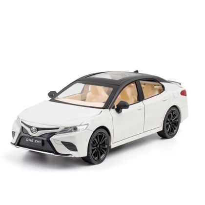 Метална кола Toyota Camry, 1:24, Бяла, Без опаковка