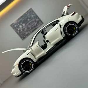 Метална кола Porsche Taycan, 1:32, Бял, С отварящи се врати, Без опаковка 