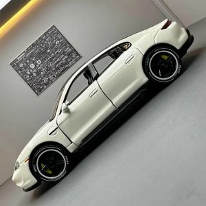 Метална кола Porsche Taycan, 1:32, Бял, С отварящи се врати, Без опаковка 