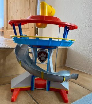 Кула за наблюдение Пес Патрул, С кученца и превозни средства 