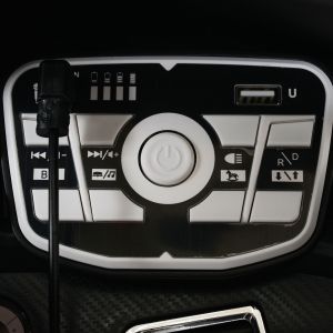 Акумулаторна кола Audi RS e-tron 717 бял полиция