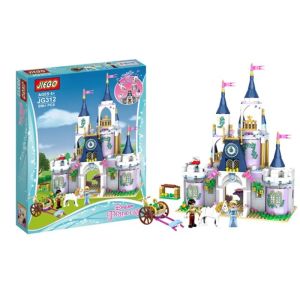 Конструктор – Приказният замък с кули и фигурки, 656 части