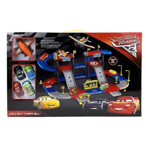 Състезателен комплект Cars с гараж, писта и превозни средства