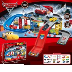 Детска писта Cars Маккуин с многоетажен паркинг и 3 колички, 38 части