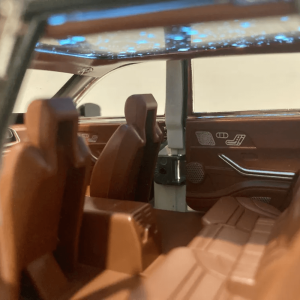 Метален джип mercedes-maybach gls 600, С отварящи се врати, Сив