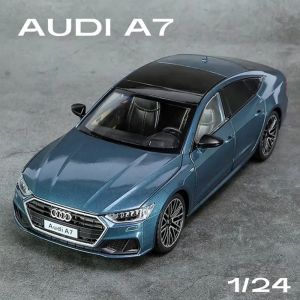 Метална кола Audi A7 1:24 – зелен металик с отварящи се елементи, Без опаковка