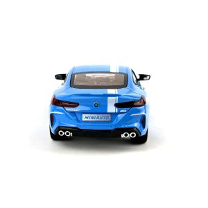 Метална кола BMW M8 Competition 1:24 – син със спортни линии, Без опаковка