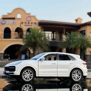 Метална кола Porsche Cayenne, 1:32, Бяла, Без опаковка