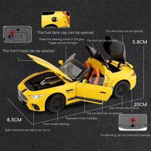 Метален автомобил Mercedes-AMG Cabriolet, Die-Cast модел, 1:24, Жълт, Без опаковка