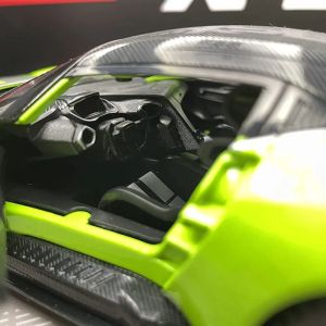 Метална кола Aston Martin Valkyrie AMR Pro 1:22, зелена