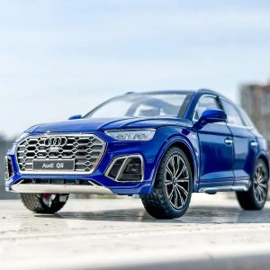 Метален автомобил Audi Q5, 1:24, Звук и светлини, Син, Без индивидуална опаковка