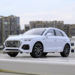 Метален автомобил Audi Q5, 1:24, Звук и светлини, Бял, Без индивидуална опаковка