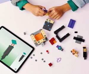 LEGO Minecraft 21584 – Пътешествие през порталите, 192 части