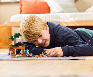 LEGO Minecraft 21269 – Минна експедиция с броненосец, 247 части