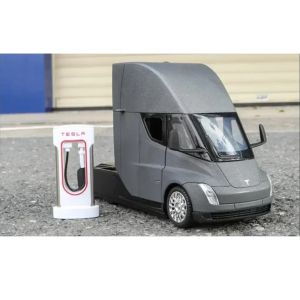 Метален камион Tesla Semi, със зарядна станция, 1:24 – сив